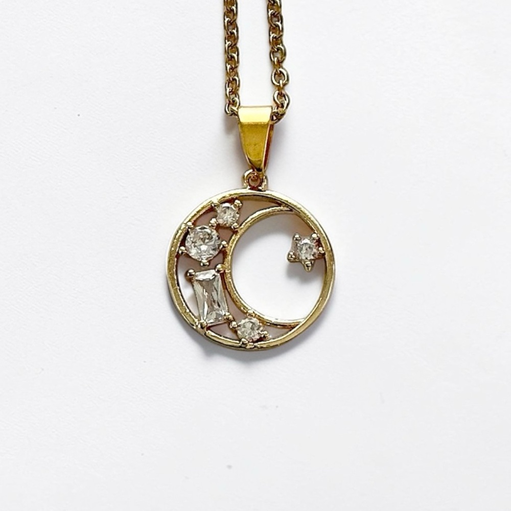 🆕 Moon Crystal Pendant Necklace-Stainless Steel